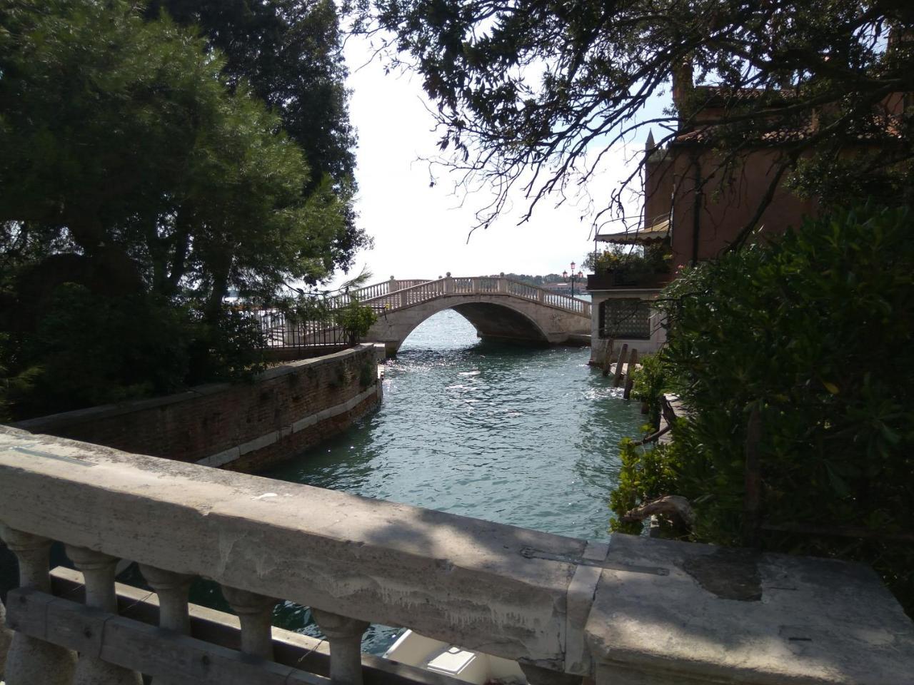 Susy Biennale Apartment - Canal View And Garden Venice Luaran gambar
