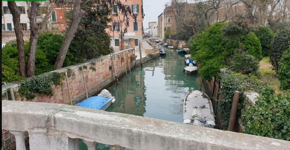 Susy Biennale Apartment - Canal View And Garden Venice Luaran gambar