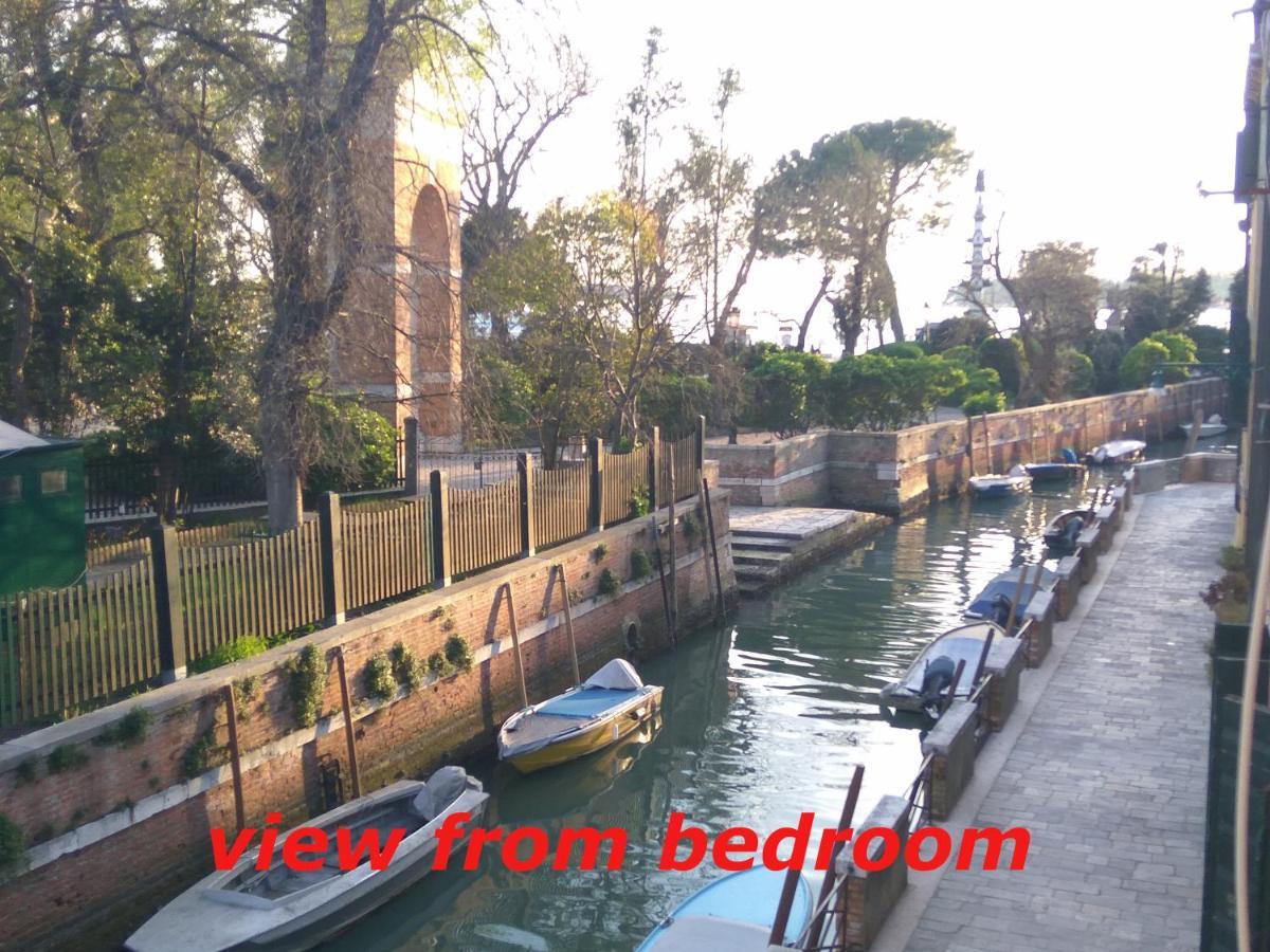 Susy Biennale Apartment - Canal View And Garden Venice Luaran gambar